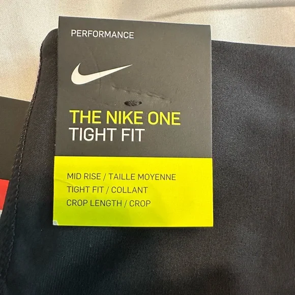 Nike The Nike One Tight Fit Mid-Rise Black Crop Pants - Picture 1 of 4